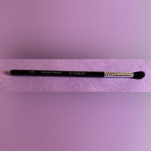 Sigma diffused crease brush